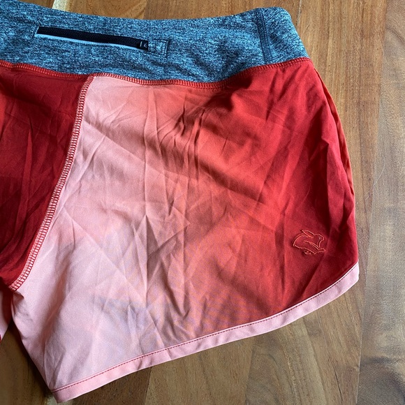 Women's Gradient Rabbit Running Shorts - Picture 5 of 6